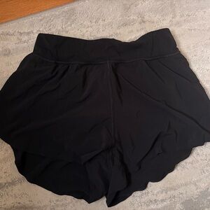 CRZ YOGA Black Scallop-Hem Athletic Shorts